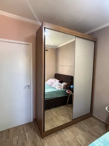 Guarda-Roupa Madeira&Madeira Semi-Novo 
