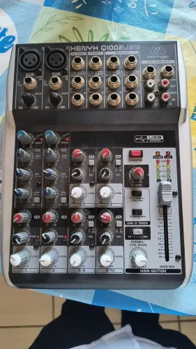 mesa de som behringer xenyx 1002 usb