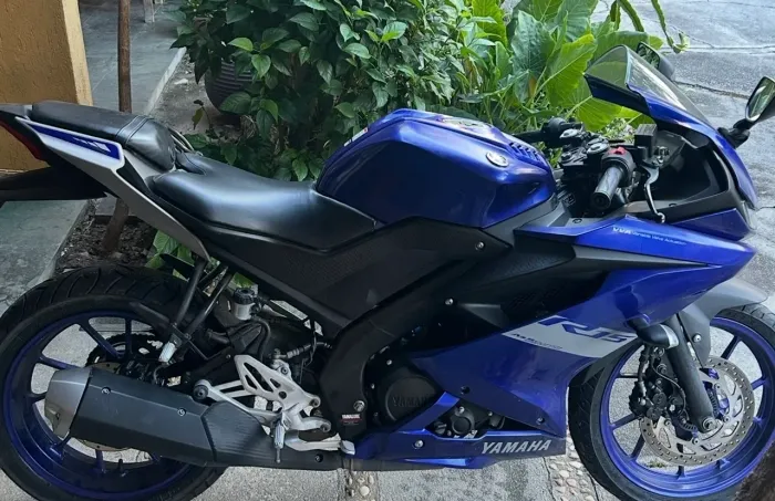 Moto Yamaha R15