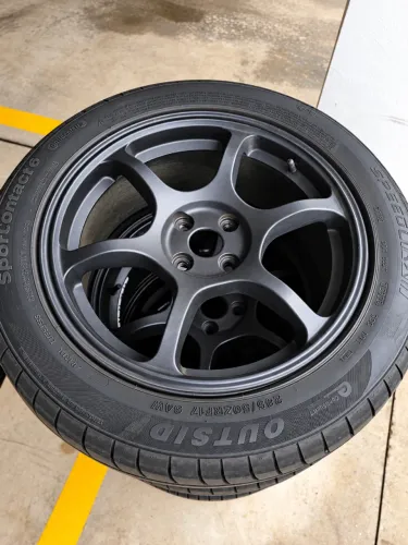 Jogo de Rodas LTS 17 " 4x100 + Pneus 225 50 R17 - 2 novos, 2 pouco rodados