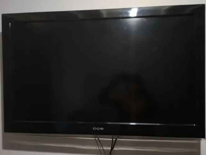 Televisão 42  Polegadas CCE.(Defeito Na Placa)