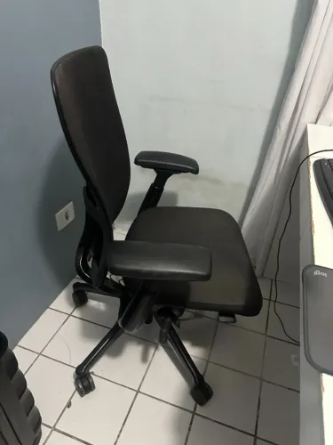 Cadeira de Escritório Ajustável