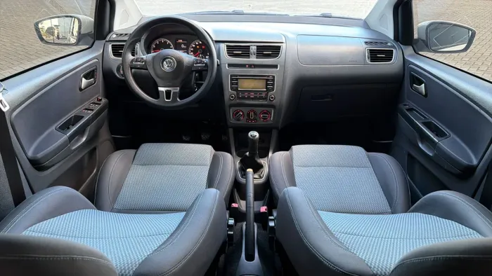 Volkswagen Fox Bluemotion 1.0 MI Total Flex 12V 5P 2014