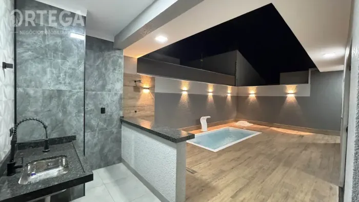 Casa para venda com 3 quartos em Maringá - PR