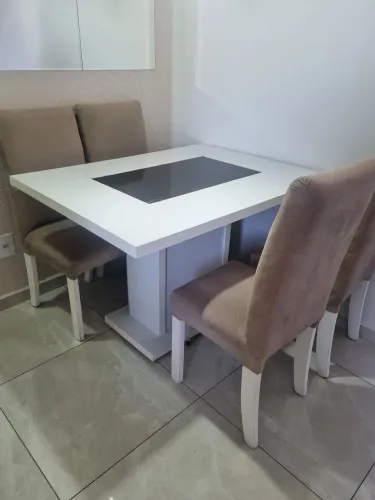 Mesa + 4 cadeiras 