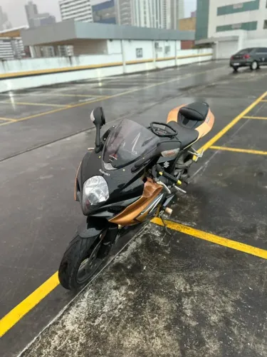 Suzuki GSX Srad 1000 - Impecável