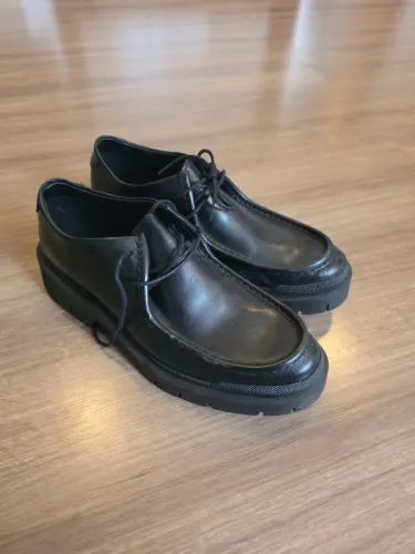 Sapato 43