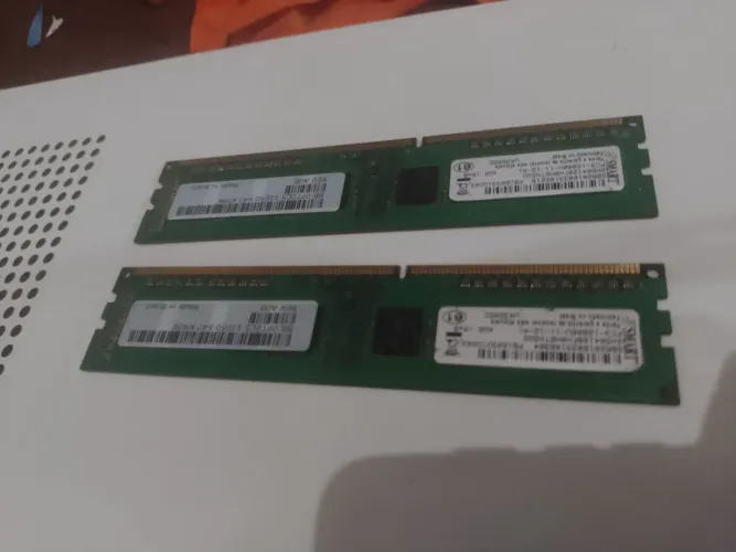 Memória de PC 8gb ddr3 2 pentes de 4gb.ok testada