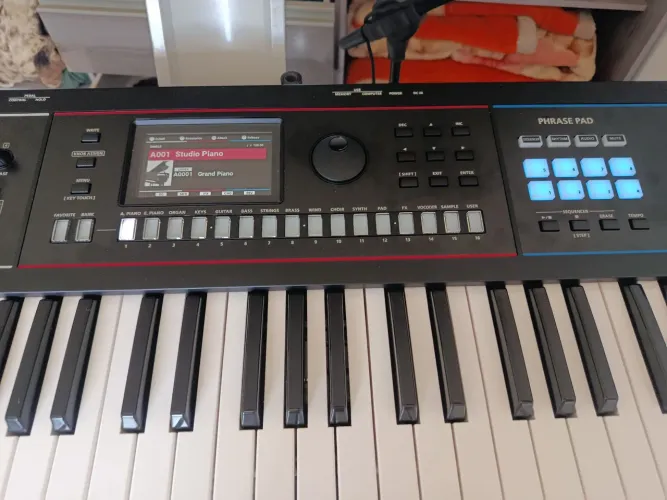 Novo Sintetizador Roland Juno D7