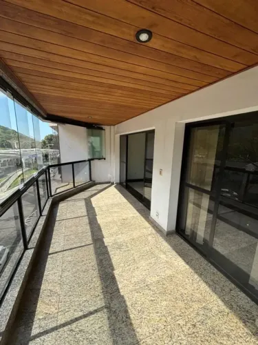 Apartamento amplo de 200 m² com suíte e hidromassagem na Praia da Costa