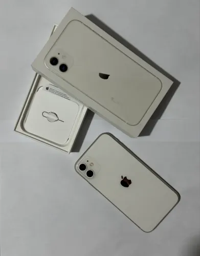 iPhone 11 128GB Branco