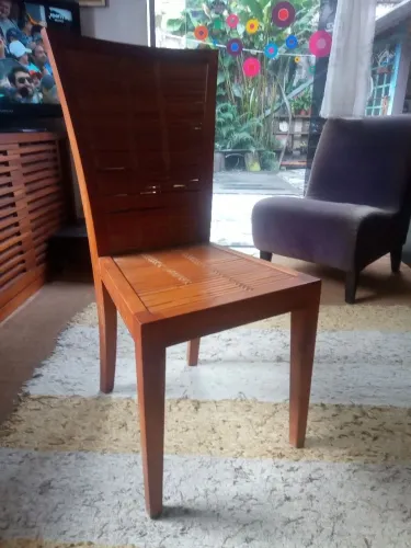 Cadeira estilosa design  limpo.