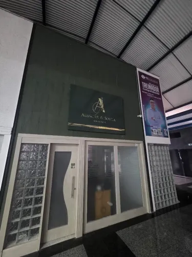 Transformamos sua fachada com estilo em placas acm e acrílico. Madeira, vidro,inox...
