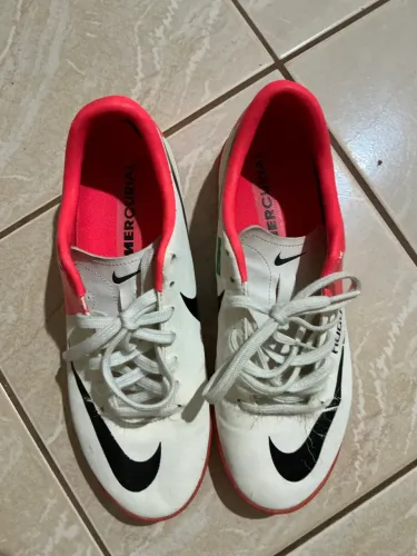 Chuteira Mercurial 37/38 (nike society)