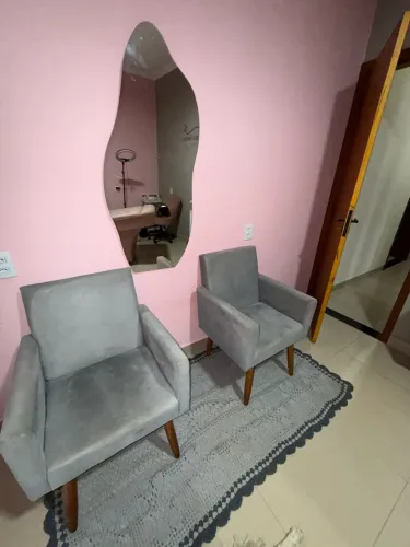 POLTRONAS CINZAS
