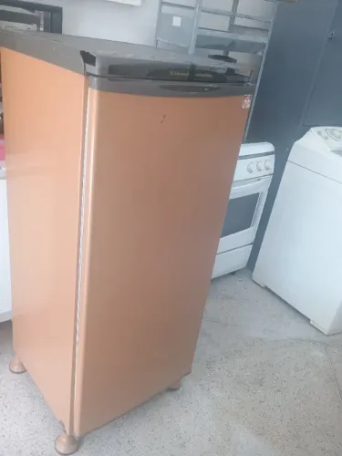 Freezer ótimo 200 litros 