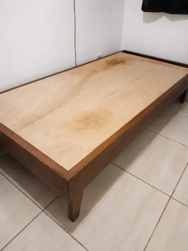 Base de cama de madeira maciça