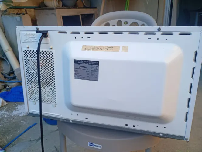 Microondas semi novo 32 litros