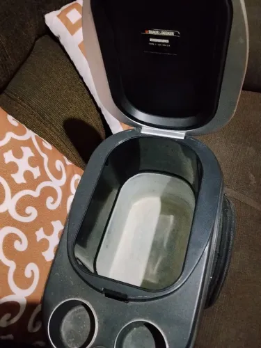 Vendo Mini geladeira e aquecedor pra carro em ótimo estado de conservação e funcionando ok