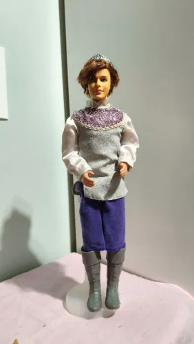 Boneco Ken Príncipe Stefan noivo de Barbie Rapunzel 2006