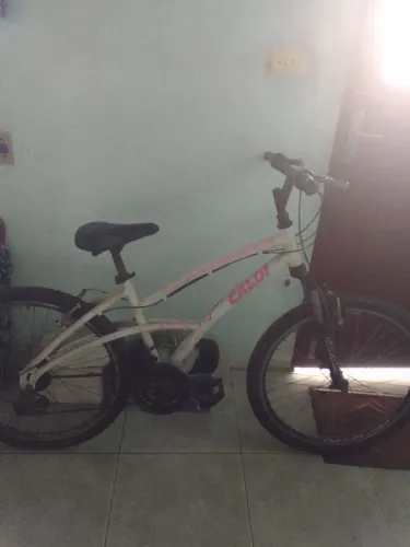 Bicicleta Caloi Feminina aro 26 caloi com marcha 
