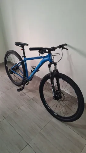 Bicicleta semi nova aro 29 bem conservada