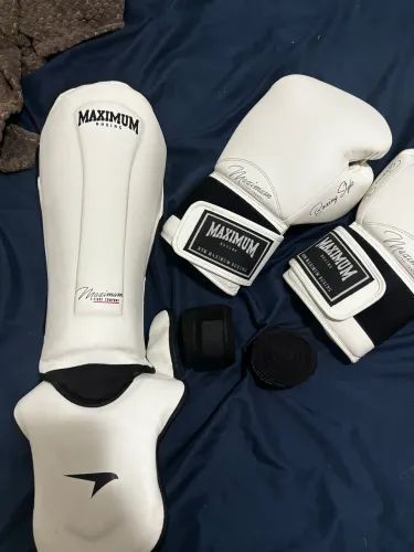 Kit Muay Thai Luva Classic Iniciante e Caneleira White - M - 16