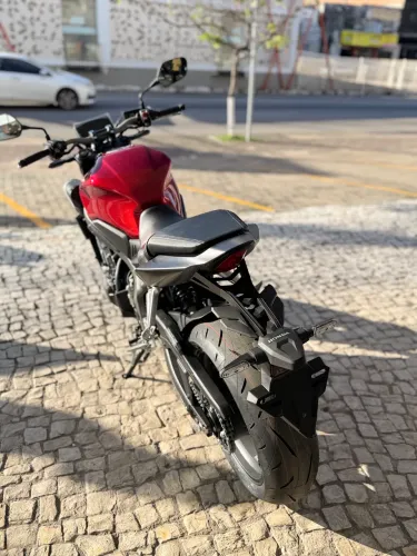 CB 650 R E-CLUTCH 26/26 0km - particular