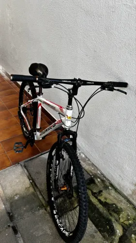 Bicicleta Mônaco Pegasus Aro 26, Freio a disco, 21 marchas, guidão Absolute (novo)