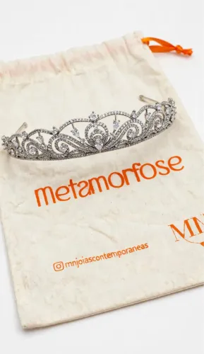 Coroa Tiara MN Joias Metamorfose - SEMIJOIA