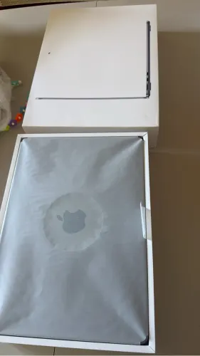 MAC BOOK AIR M2