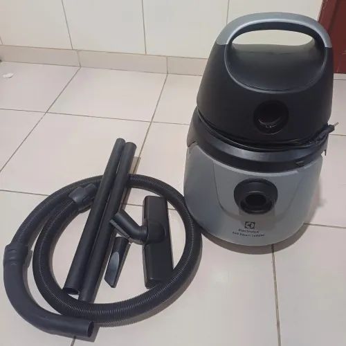 Aspirador de pó, Electrolux semi novo
