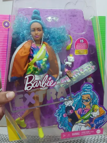 Barbie extra skatista cabelo azul 