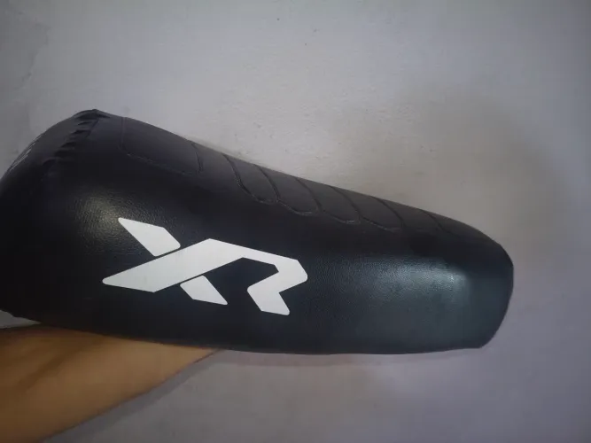 Banco XR preto Mobilete