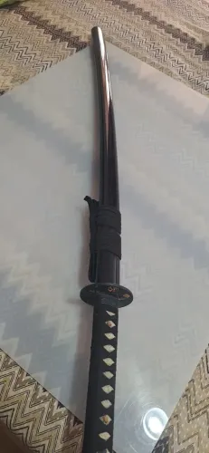 katana tradicional em aço sem fio de corte