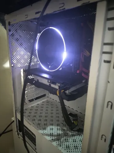 Pc gamer xeon 2680v4 rx 580 8gb 16gb de memória ram