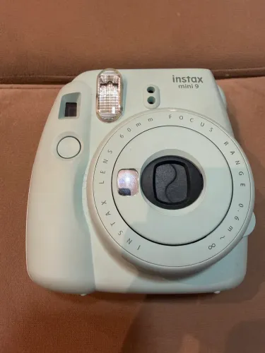 Câmera instax polaroide mini 9