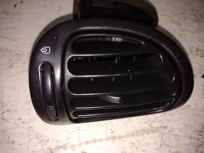 Difusor Lateral Lado Esquerdo Peugeot/206 2000/06.