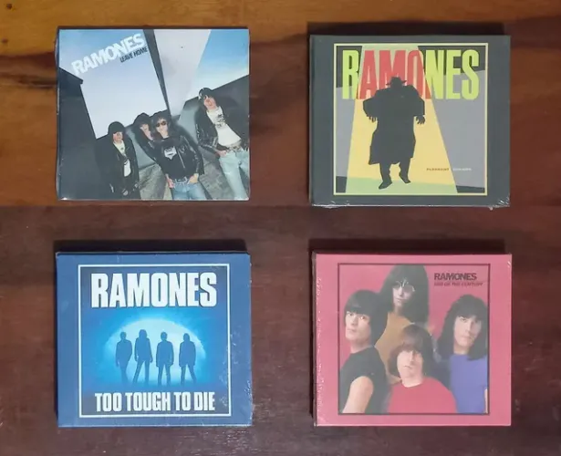 CDs lacrados Ramones importado nacional remaster
