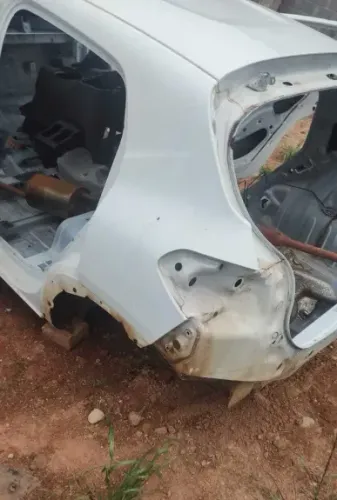 Retalho Lateral Traseiro Esquerdo Kwid 1.0 12v 2018-2024 *66