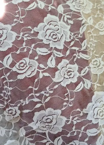 Renda com elastano p vestidos saia