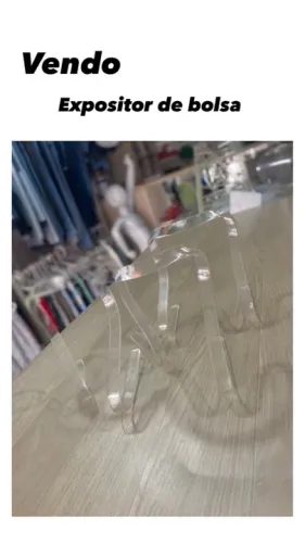 Expositor de bolsas e carteiras