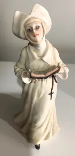 Porcelana religiosa freira Capodimonte