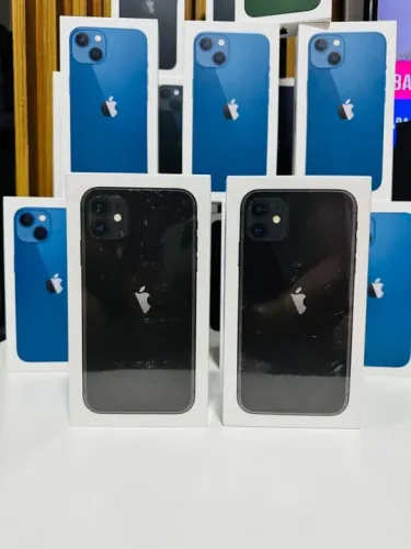 iPhone 11 lacrado com garantia de 1 ano / pronta entrega