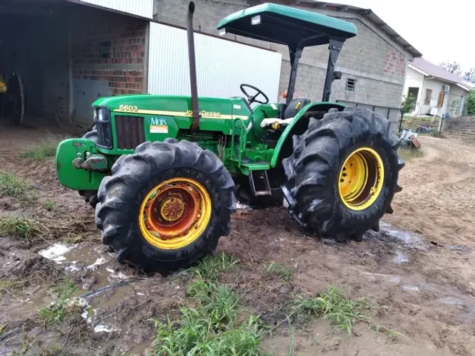 Trator John Deere 5603 