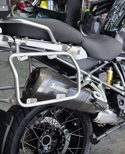 Escapamento Akrapovic