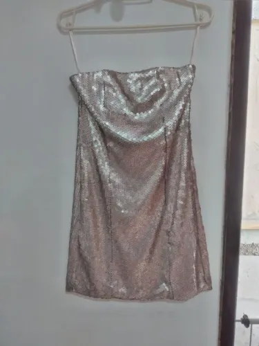 Vestido de Sequência Dourado tamanho G serve M também