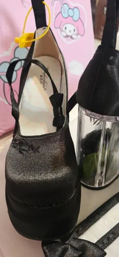 Sapato Mary Jane de salto de cristal novo-sem uso