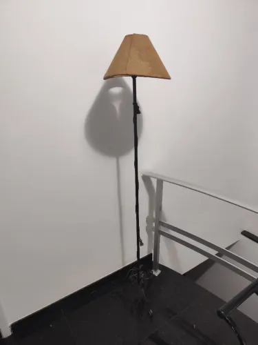 Luminária de chão/abajur