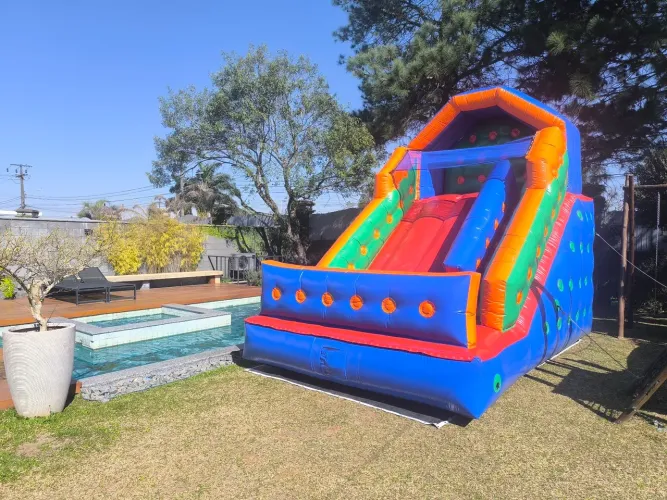 Locação de brinquedos | cama elástica | piscina de bolinhas | tobogã | inflável|